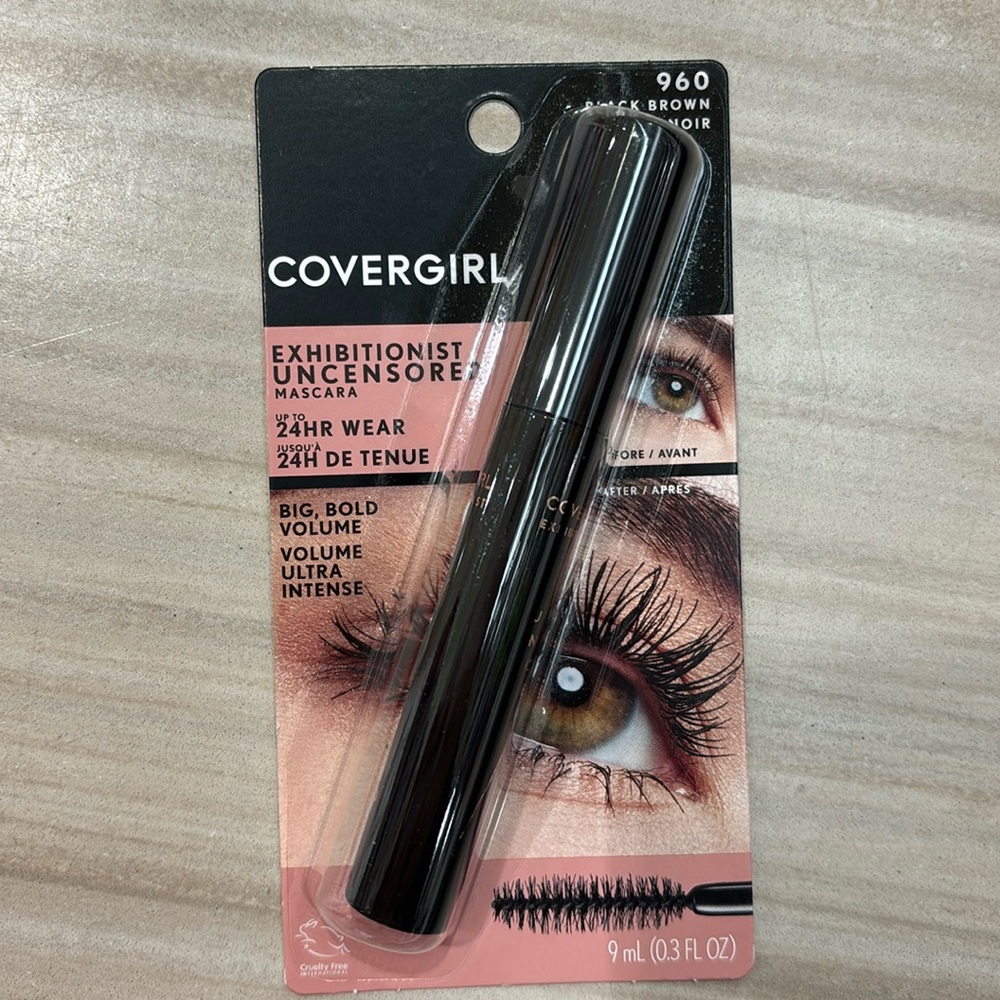 Cover girl Exhibitionist uncensored Mascara